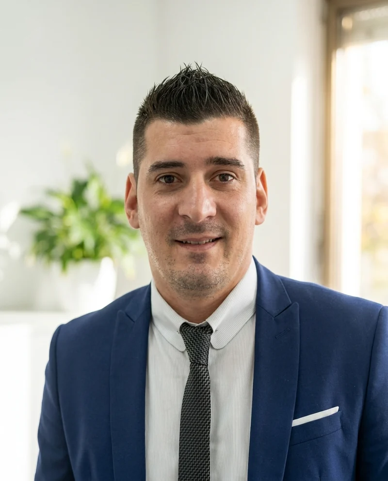 Pierre Billard, fondateur de Super Webmaster, dans son bureau